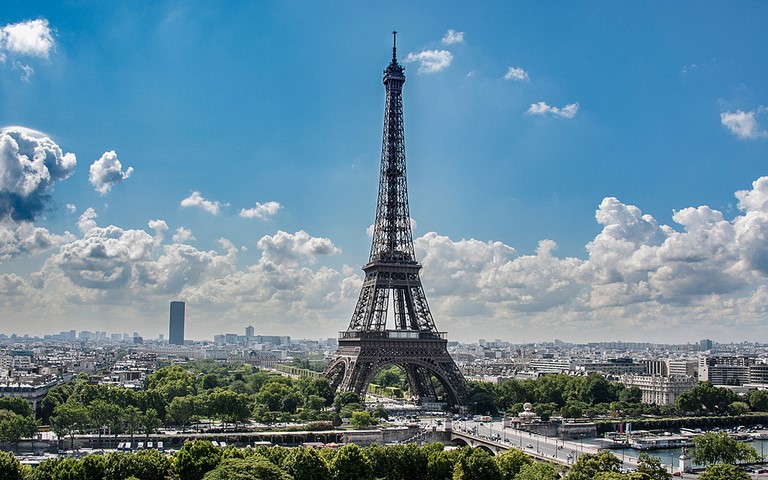 Combien Mesure La Tour Eiffel De Paris 5 monuments célèbres de Paris en français | FLE