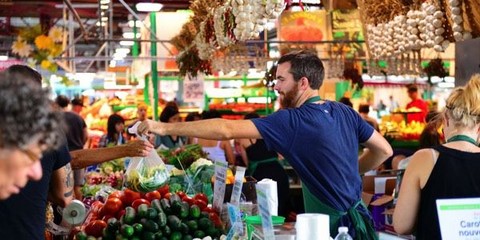 Learn to shop at the market in French