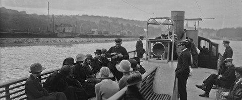 Bateau-mouche at 19th century